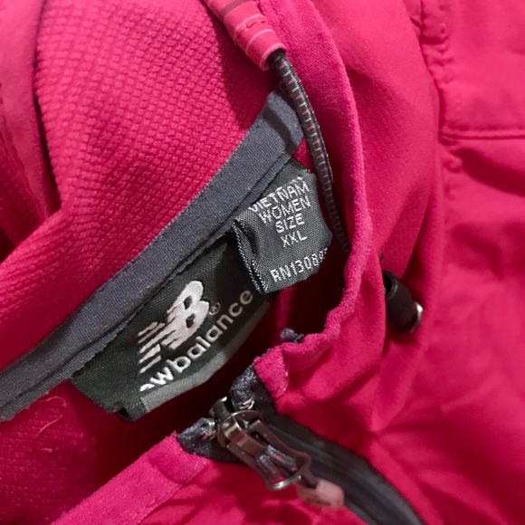 ✨SOLD ‼️ New Balance windbreaker - Picture 3 of 3